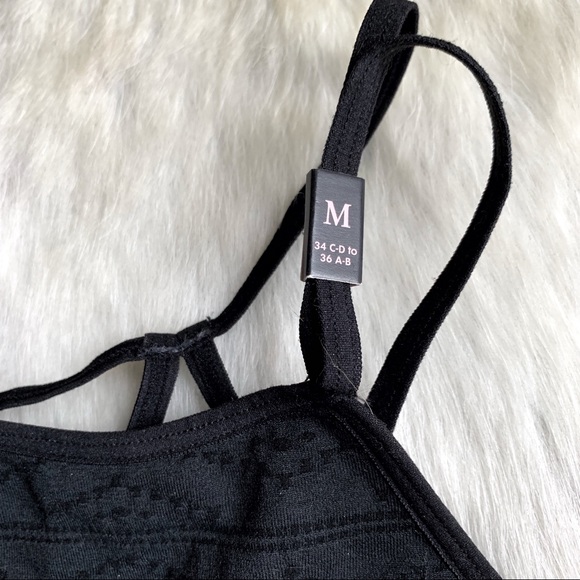 NWT Victoria’s Secret Black Stitch Patterned Bralette - Picture 2 of 4